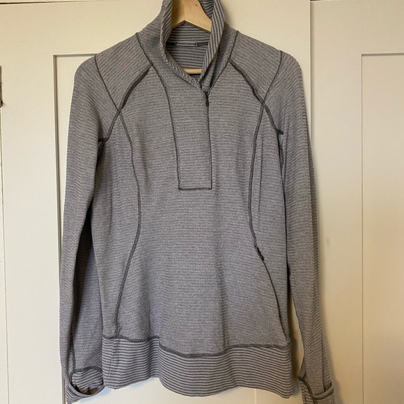 Lulu lemon size 8 - Picture 3 of 3